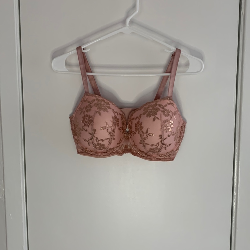 Pink bra with rose gold design